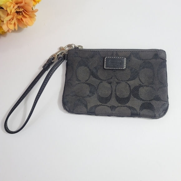 COACH WOMEN SIGNATURE WRISTLET BLACK - Picture 1 of 12